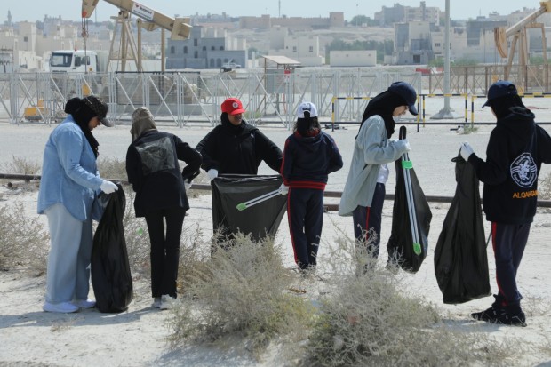 Students collecting waste